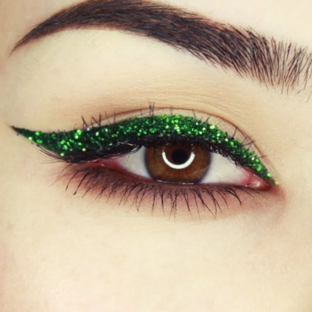 Liquid eyeliner